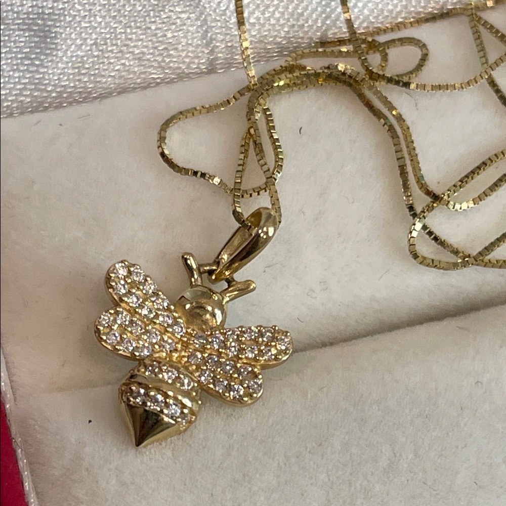 Solid 14k Gold Bee Pendant Box Chain Necklace.1.6G,20”
